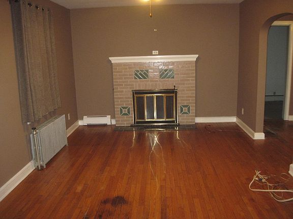 3rd image of 68 Lincoln Ave
