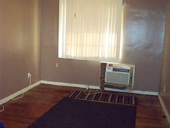 5th image of 506 S Gardner Ave