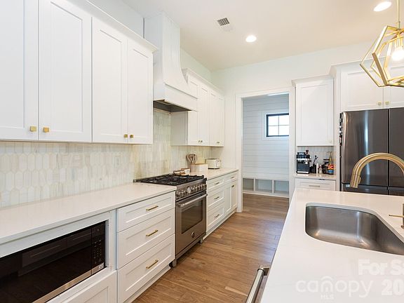 4th image of 2629 Elon St