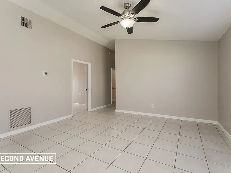 1914 Teaberry Ct — Photo 5