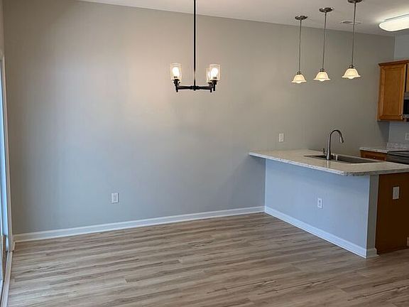 4th image of 1033 Masons Place Cir Unit B
