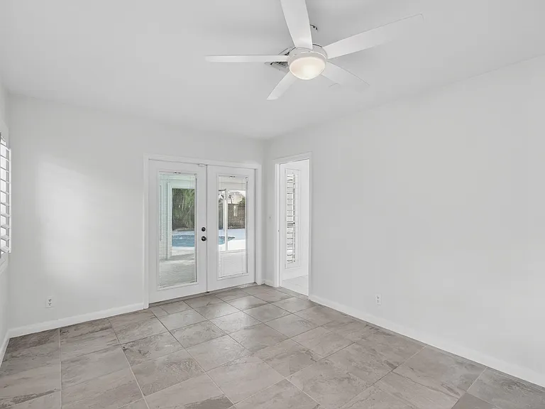 699 NW 16th Ave — Photo 14