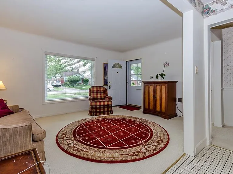 7252 Fenton St — Photo 6