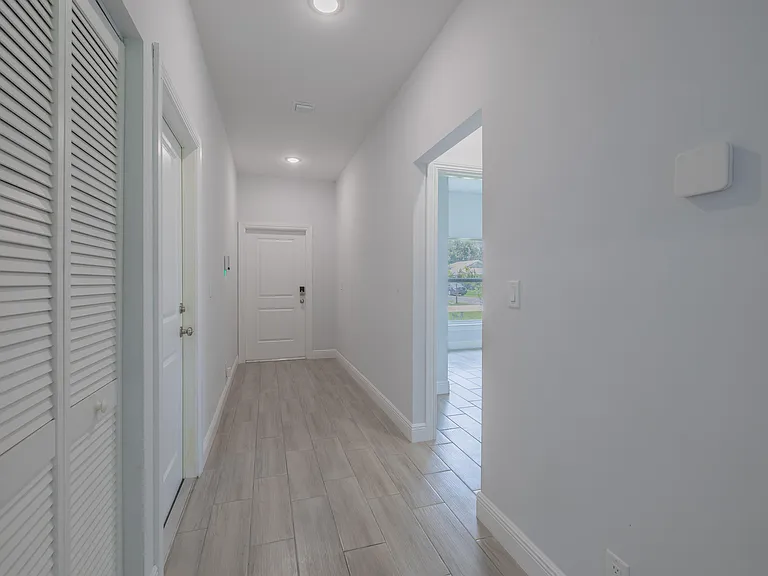 2240 84th Ct — Photo 2