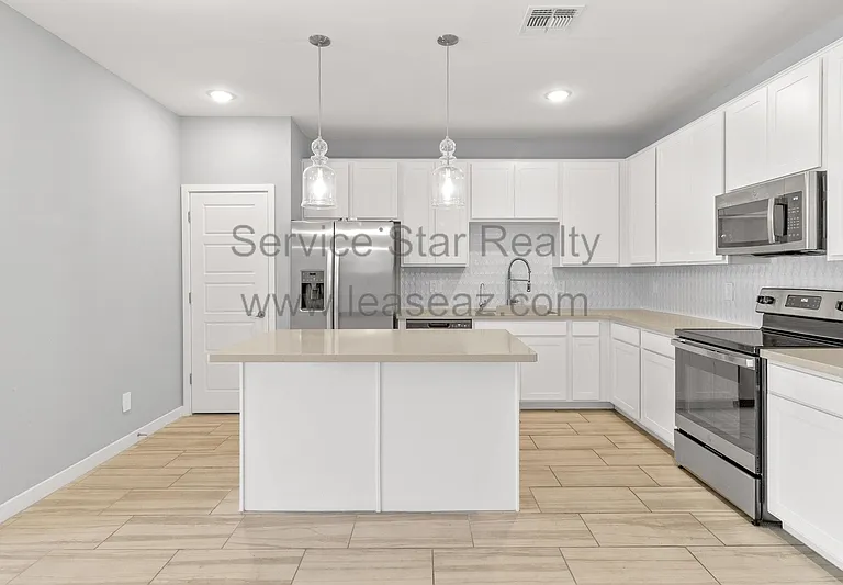 2766 E Rimrock Dr — Photo 12