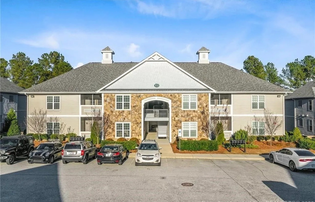 310 Gallery Dr — Photo 1
