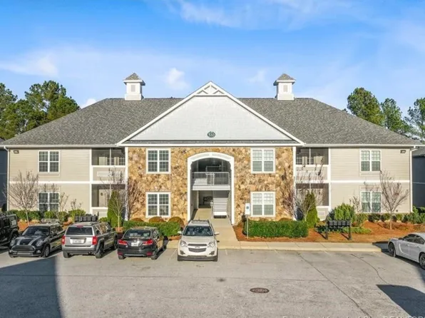 310 Gallery Dr Unit 101, Spring Lake, NC 28390