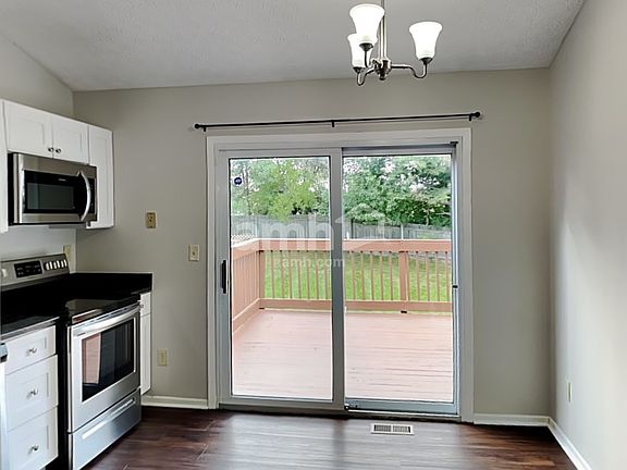4th image of 2877 Brown Deer Ct