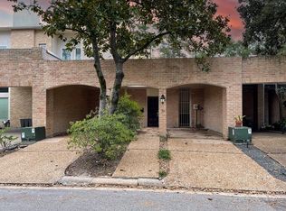 31 Legend Ln, Houston, TX 77024
