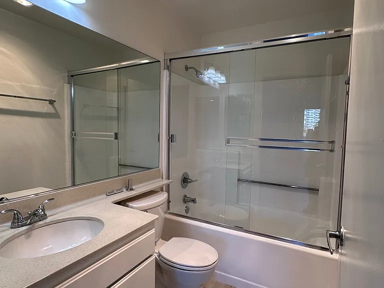 Lido Apartments - 11221 Richland Ave — Photo 12