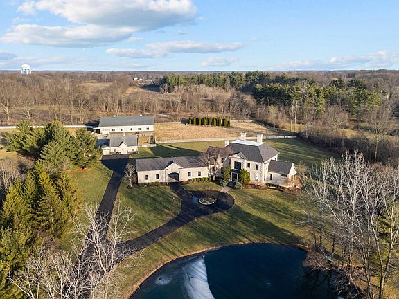 2nd image of 3440 Mann Rd