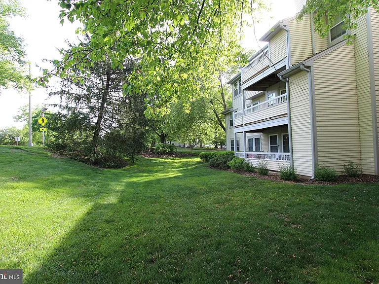 119 Acadia Ct #3 — Photo 2
