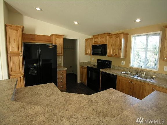 4th image of 2225 108th St E