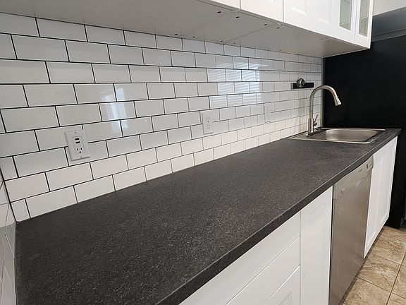 2nd image of 150 E Wentworth Ave APT 1