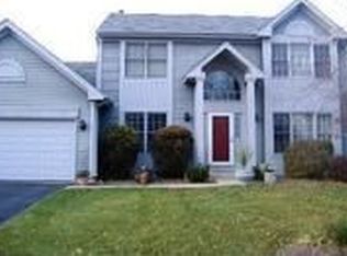 624 Wood Creek Dr, Island Lake, IL