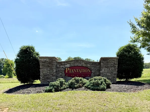 45 Camellia Pl, Moneta, VA 24121