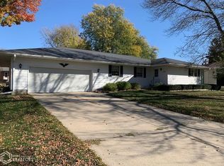 713 Emerald Dr, Storm Lake, IA 50588