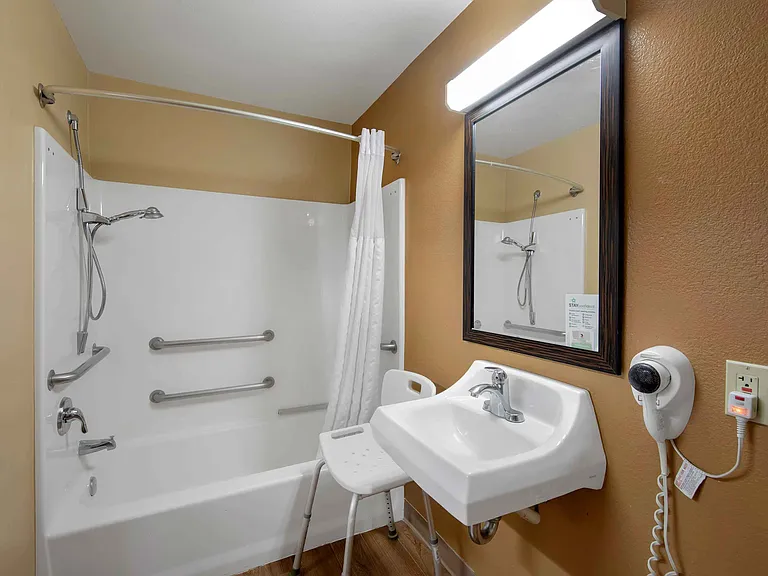 Studio Suite - 1 Queen Bed