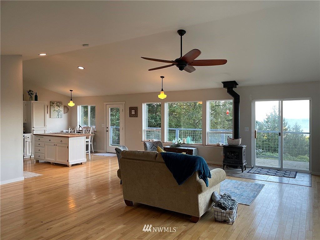 Oak Harbor, WA 98277