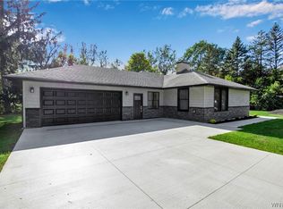 8305 Stahley Rd, East Amherst, NY 14051