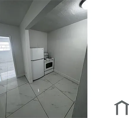1925 SW 3rd St #3 — Photo 1