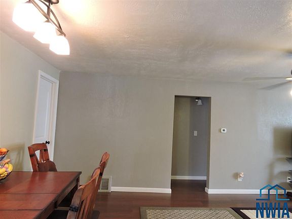 3rd image of 482 N Shore Dr