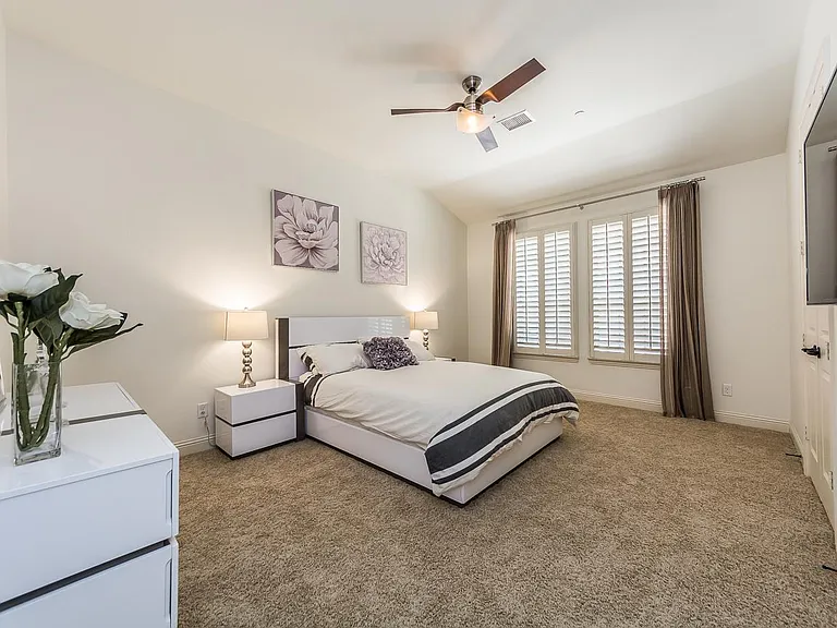 7920 Osborn Pkwy — Photo 12