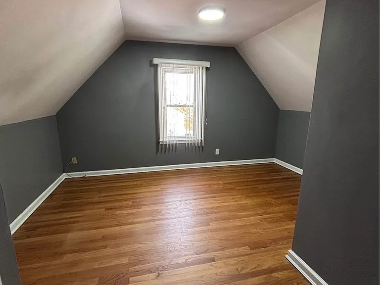 112 Harrington Ave — Photo 8