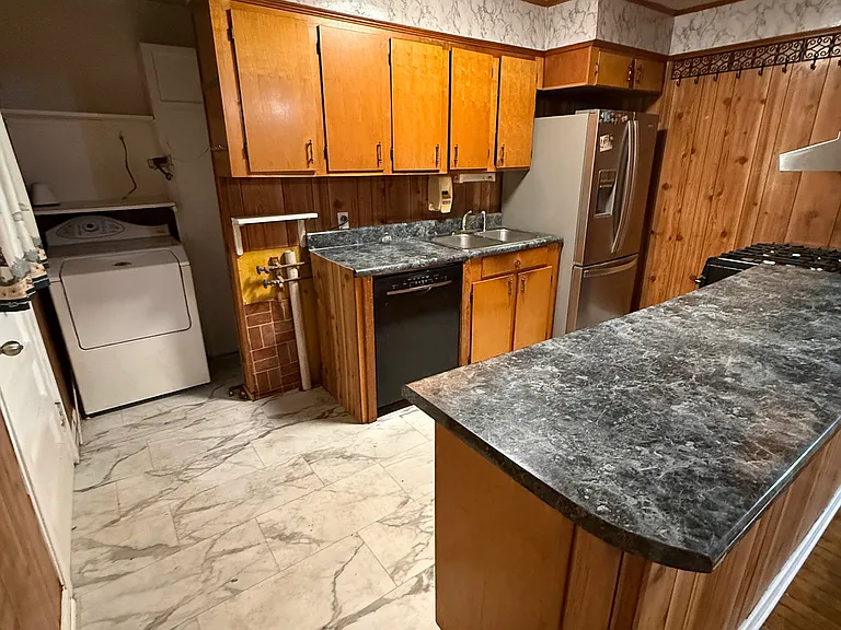 4678 Rosewood Dr — Photo 5