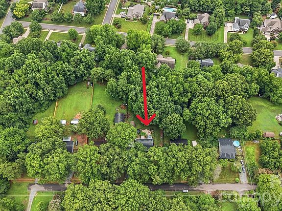 5th image of 5335 Springdale Ave