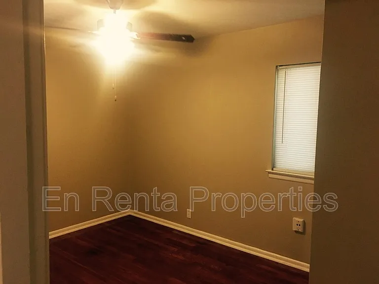1414 Lackland St — Photo 7