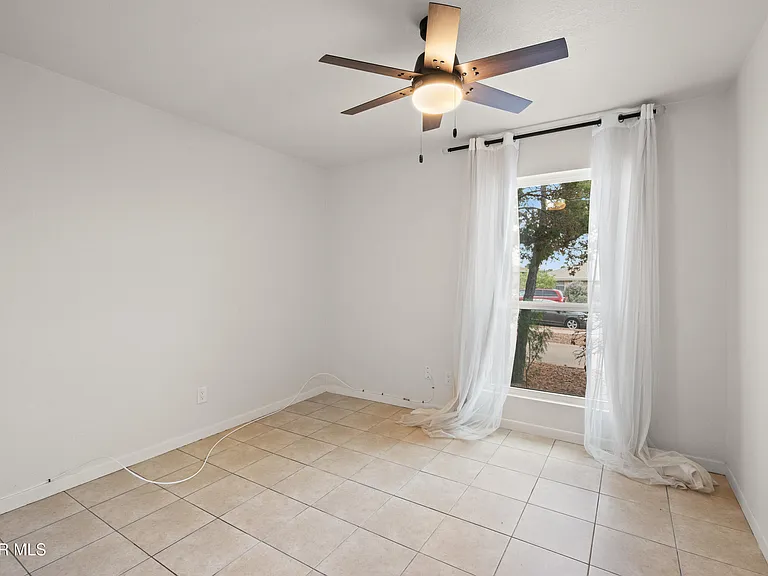 7139 Orizaba Ave — Photo 10