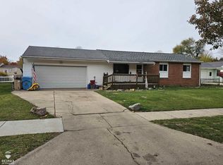 1217 Hanover St, Owosso, MI 48867