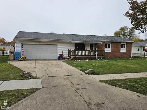1217 Hanover St, Owosso, MI 48867