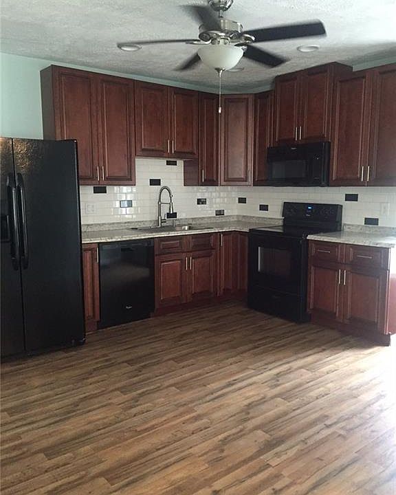 2nd image of 13 N Main St