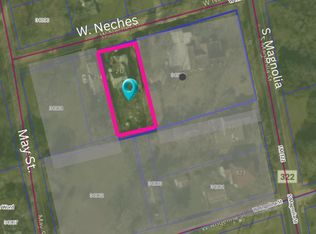 212 W Neches St, Palestine, TX