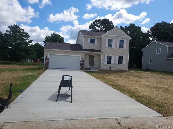 6105 Cousins Dr, Swartz Creek, MI 48473