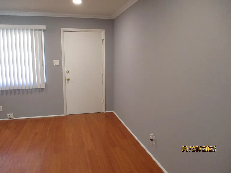 2038 E Chevy Chase Dr #B — Photo 14