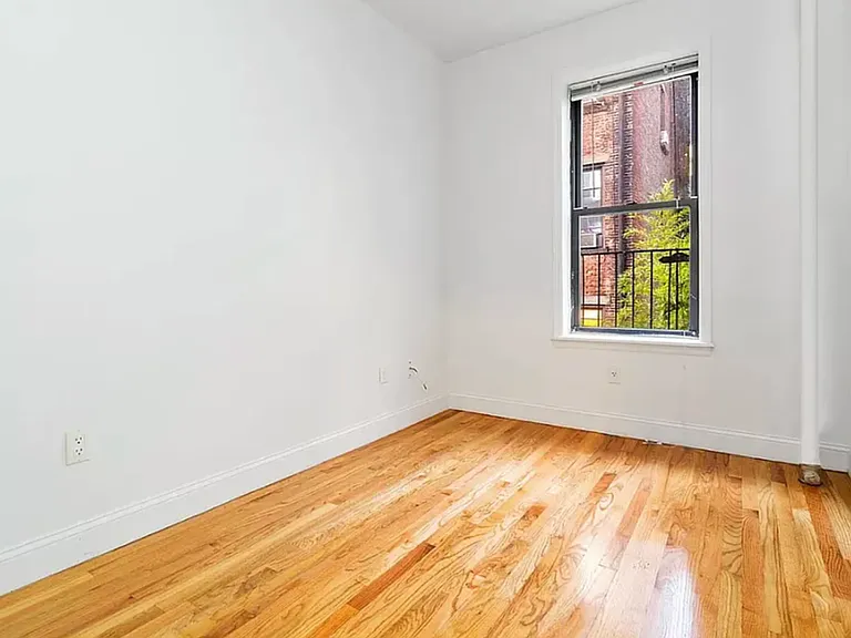 411 W 45th St #3 — Photo 8