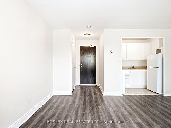 3rd image of 85 Lawton Blvd #403
