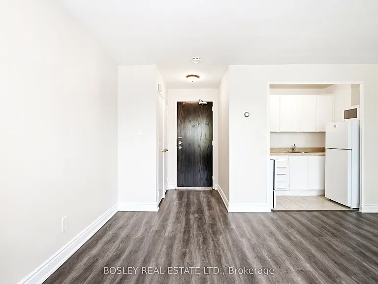 85 Lawton Blvd #403 — Photo 3