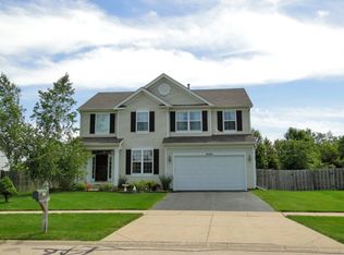 3080 Shenandoah Dr, Carpentersville, IL 60110