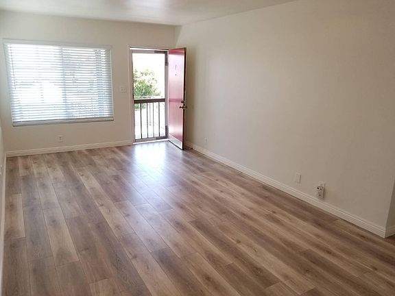 3rd image of 18 E Woodward Ave APT F