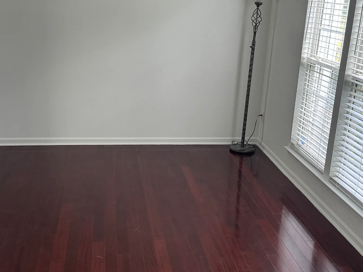 4 bed, 3.5 bath, 2160 sqft, $2,250 — Photo 2