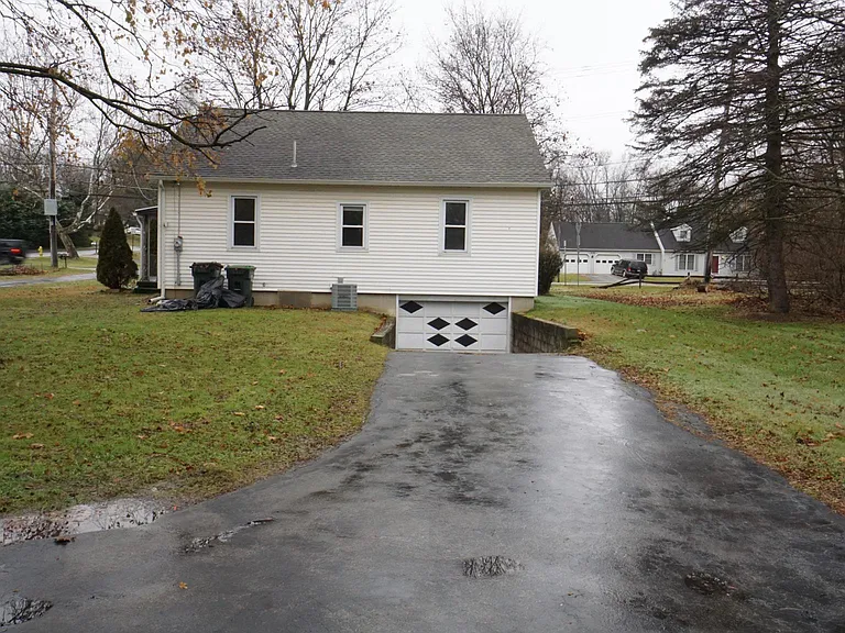 405 Bondsville Rd — Photo 3