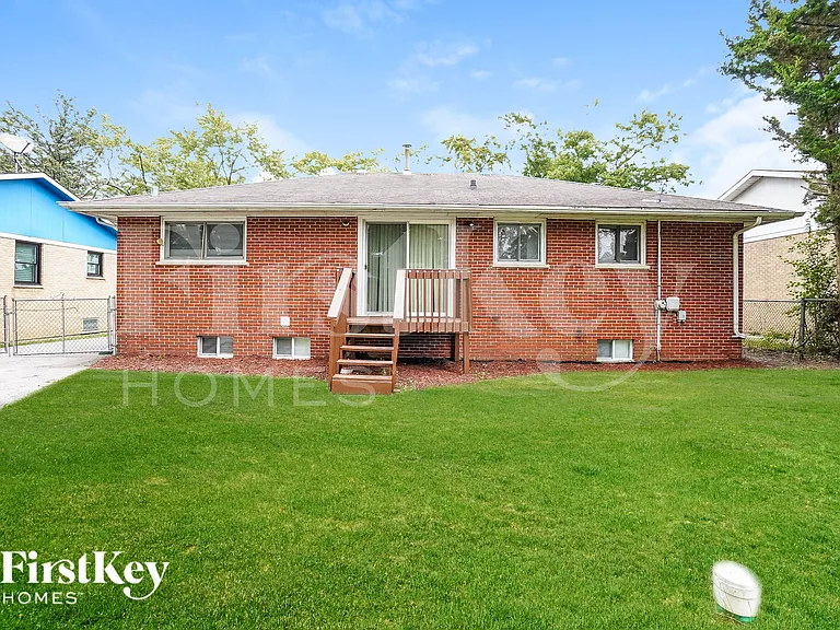 22728 Ridgeway Ave — Photo 18