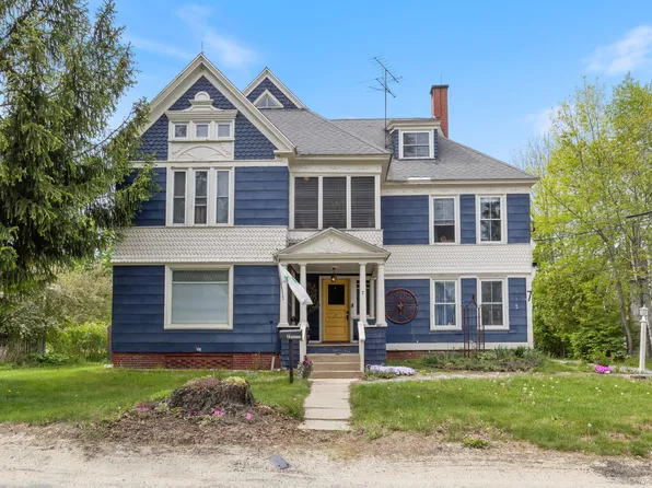 7 Porter Street, Paris, ME 04281