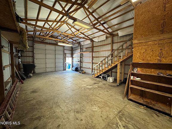 5th image of 411 W Gypsy Lane Rd