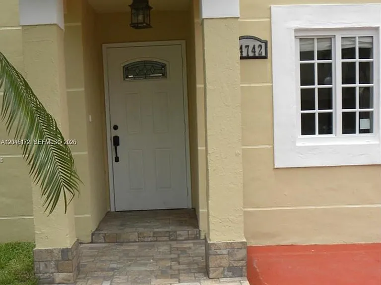 14742 SW 92nd Street Rd — Photo 3