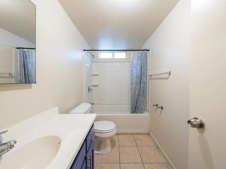5231 Huntington Dr N #3 — Photo 11